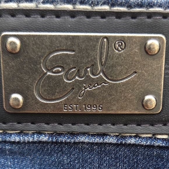 Earl Stylish Denim Skirt with Embroidery - Picture 7 of 7